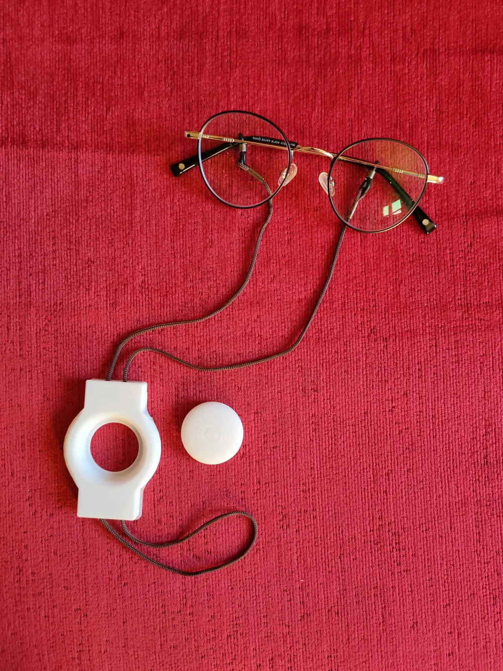 Eyewear retainer accessory with AirTag by braga3dprint MakerWorld