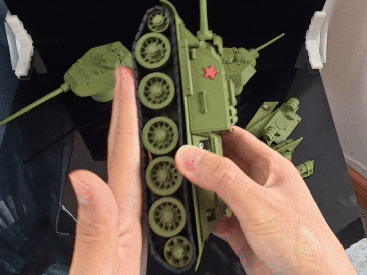 Фигурка на SU-100 танк