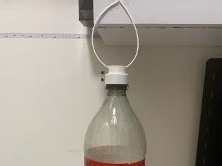 copri tappo con foro per bottiglie in pet
