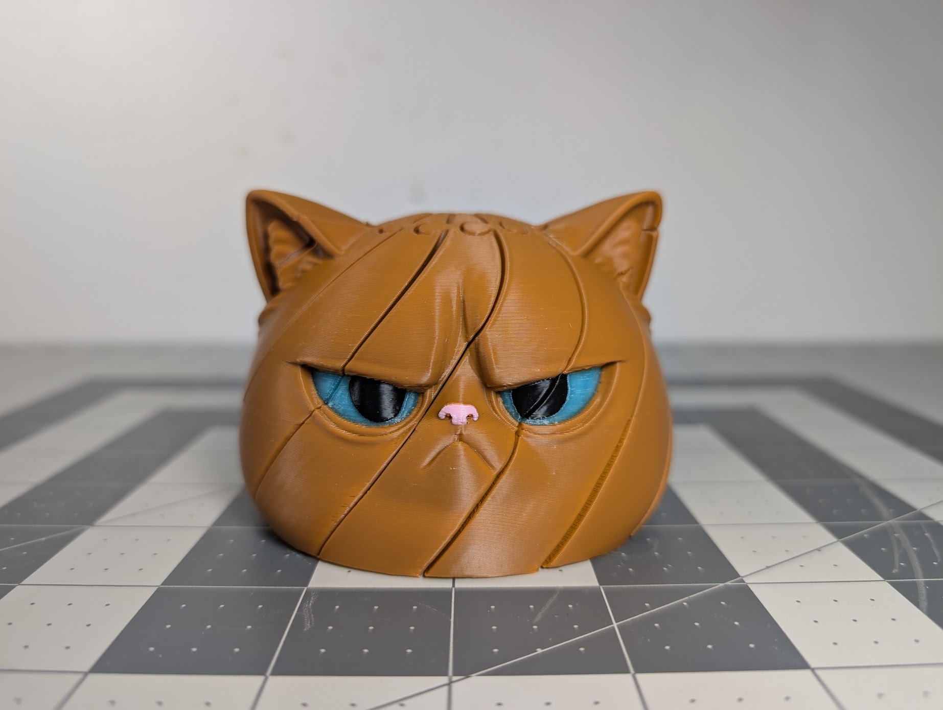 Miniatura 2 do modelo 3D Twisty Grumpy Cat