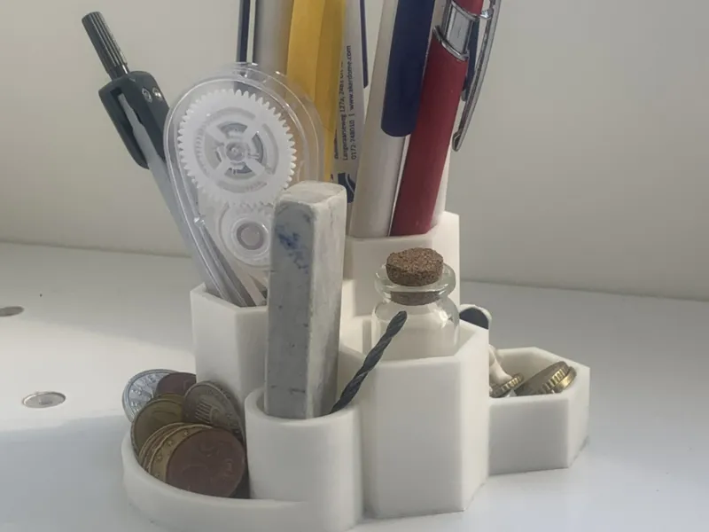 Pen holder / desk organiser
