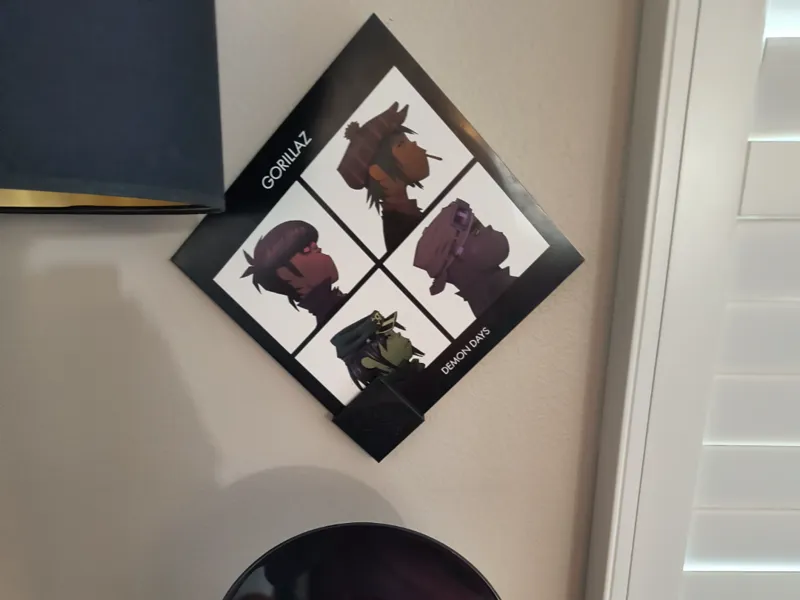 Diamond vinyl album holder v1