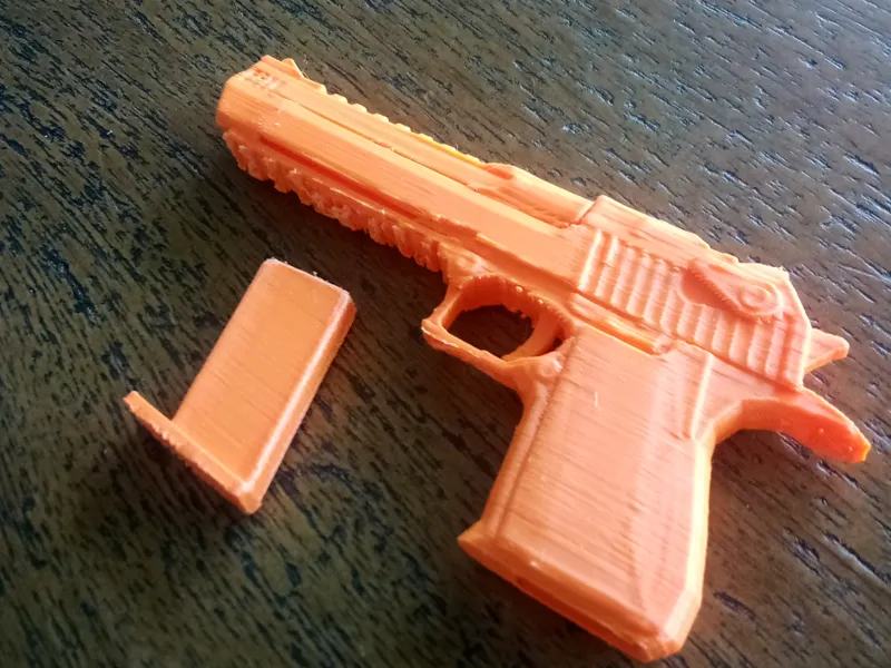 desert eagle (with removable mag!)