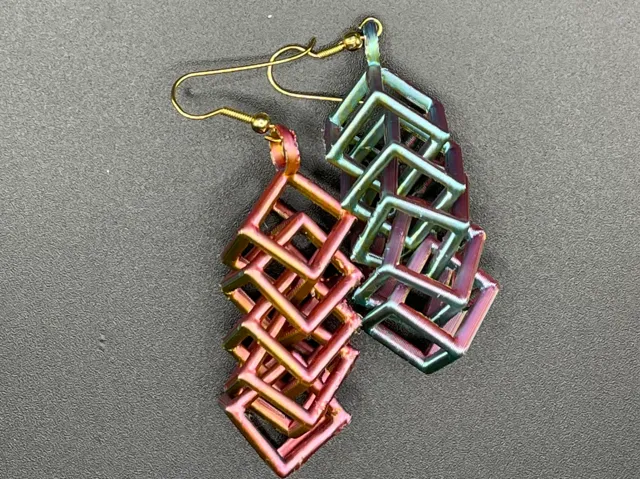 5 linked cubes earrings