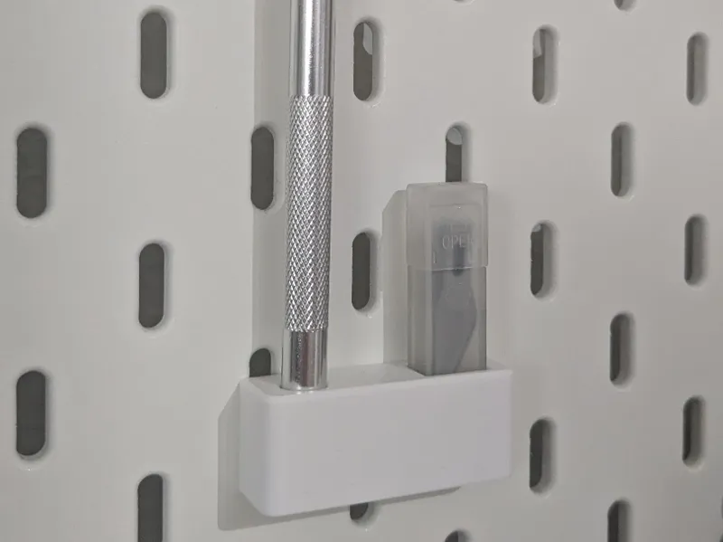 Craft knife holder for Skadis