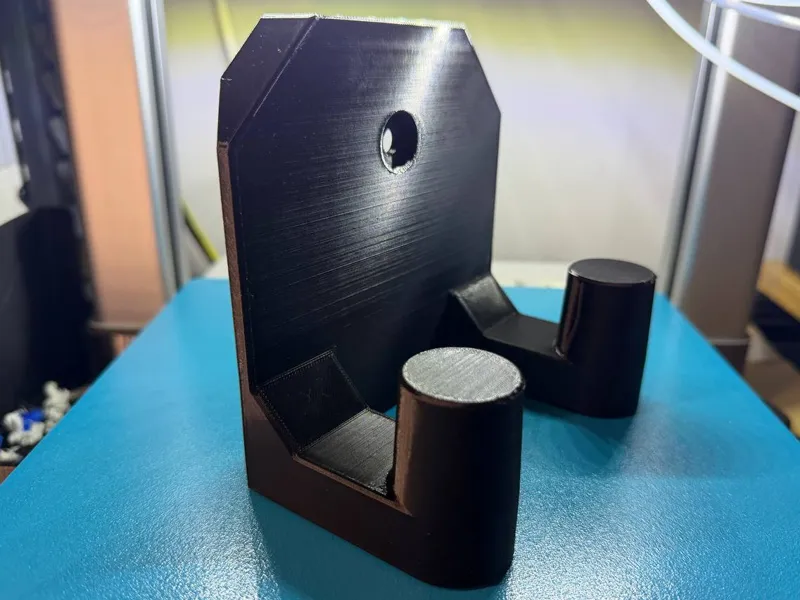 Magnetic 1-1/4" Shop-Vac Attachment Holder