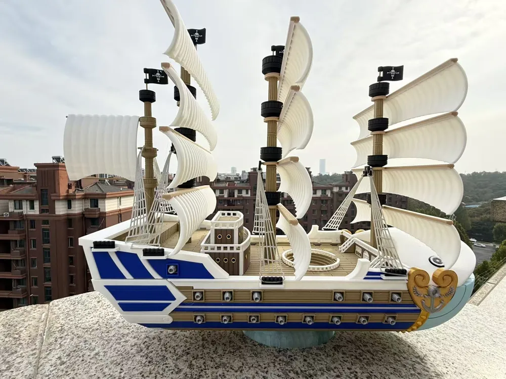 Funko Pop One Piece - Barbe Blanche Avec Moby Dick - Figurine NEUVE