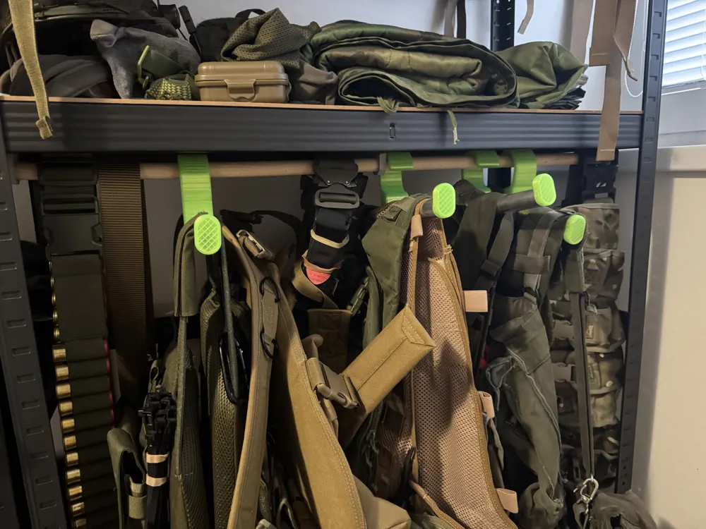 Cintre pour équipement Airsoft + support d'étagère - Modèle d ...
