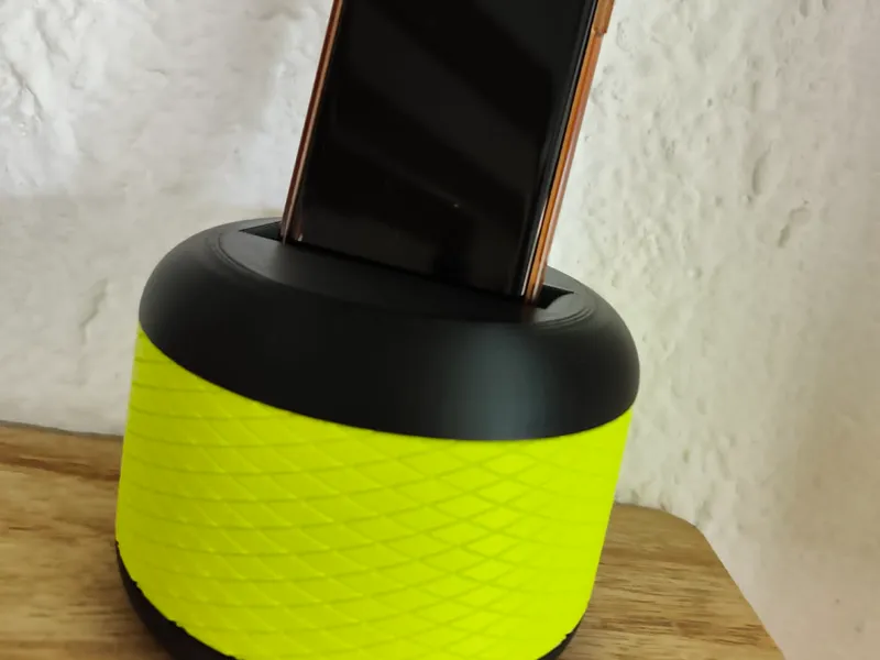 Modern phone stand /w charging port