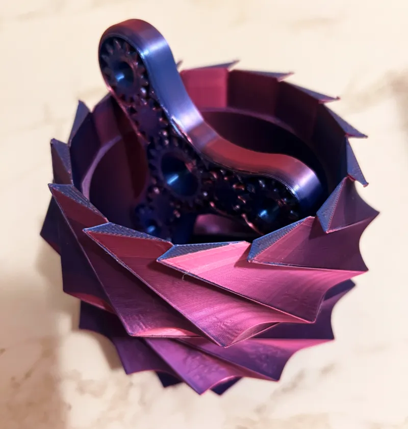 3D-Printed Spiral Design Pen Holder