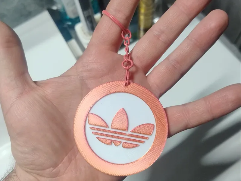 keychain logo Adidas