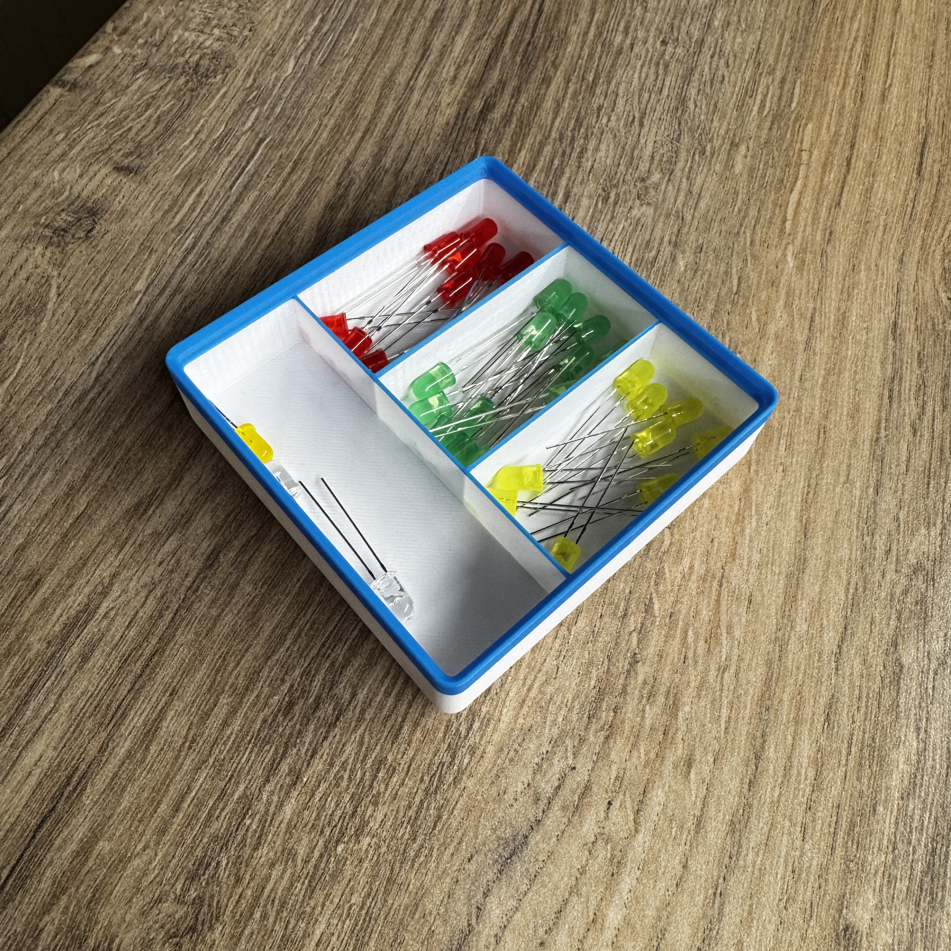 Miniatura 1 do modelo 3D Gridfinity Divider Box – 2 Color Modular Bin