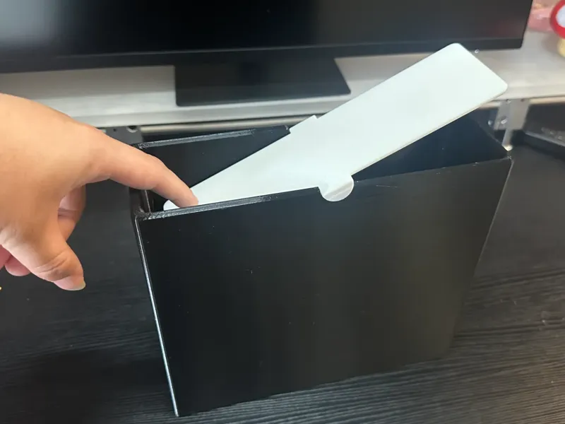 自动合盖垃圾桶 适合放在缝隙中 比如马桶边上