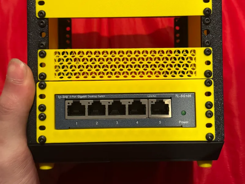 Mini Lab Rax TPLink SG105 Mount