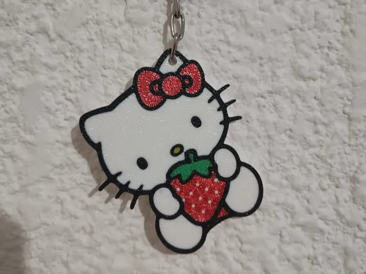 Llavero de Hello Kitty con fresita