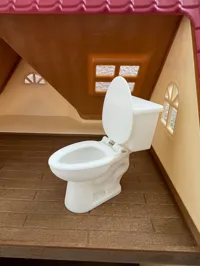 Toilettes dorées miniature — photo 4