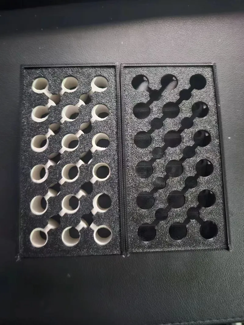 小鱼小虾苗躲避蜂窝盒