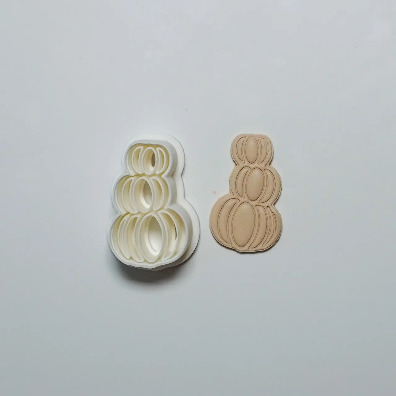Stacked Pumpkins Polymer Clay Cutter For Earrings view 3