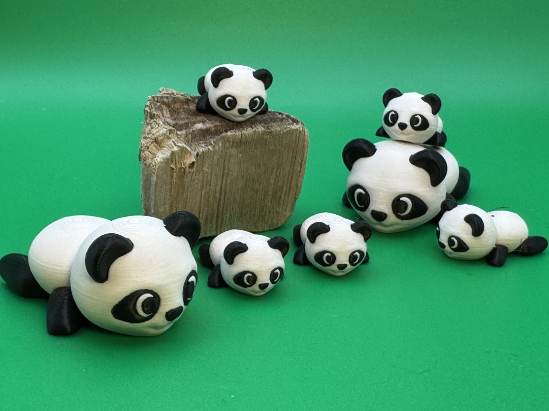 Laying Panda Family Buddies (Kawaii 2-Color)