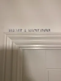 « Bon caca » - décoration de porte — photo 4