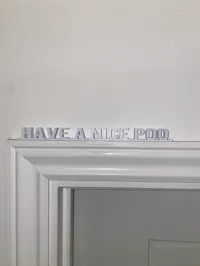« Bon caca » - décoration de porte — photo 3