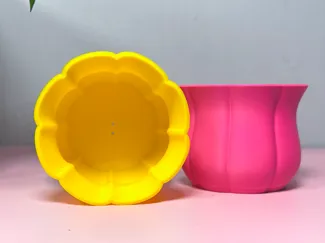 Flower-shaped succulent plant pot