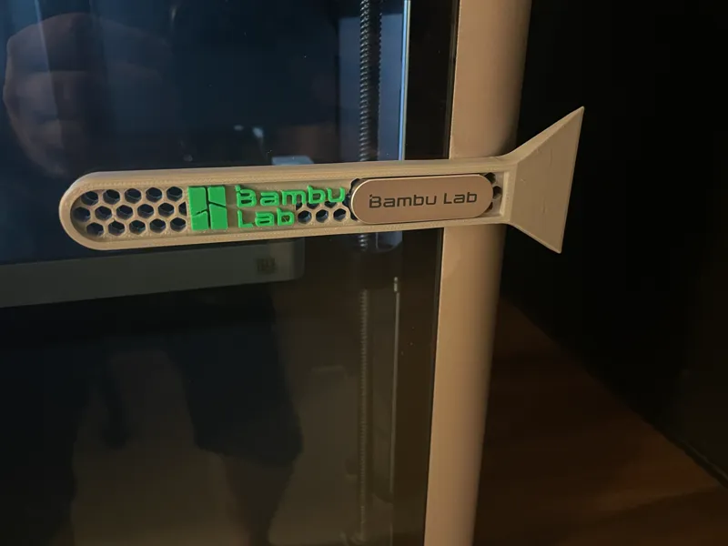 Bed scraper hex pattern long handle door expander
