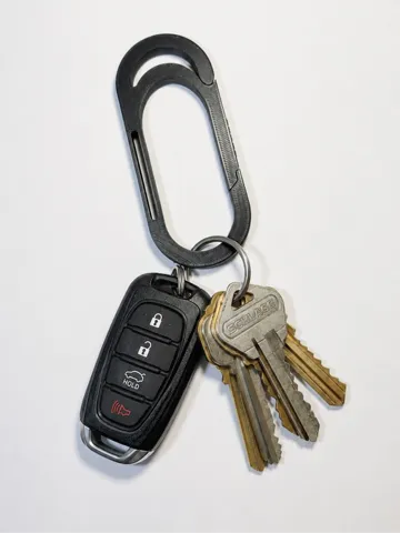Clip o pieza de sujeción: MonoClip: Minimalist Compliant EDC Carabiner (PiP) — vista de referencia 2