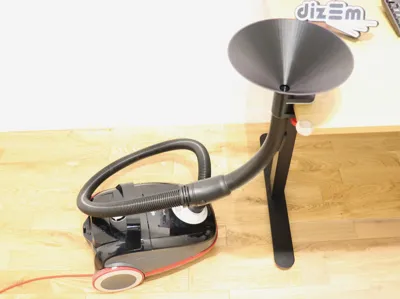 Vacuum funnel for table mounting