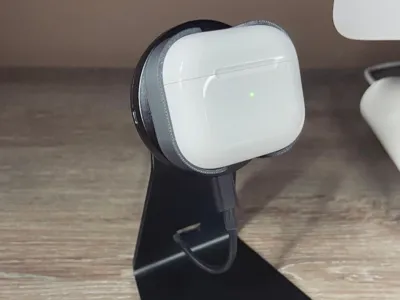 QuadLock to AirPods3 wireless charging adapter