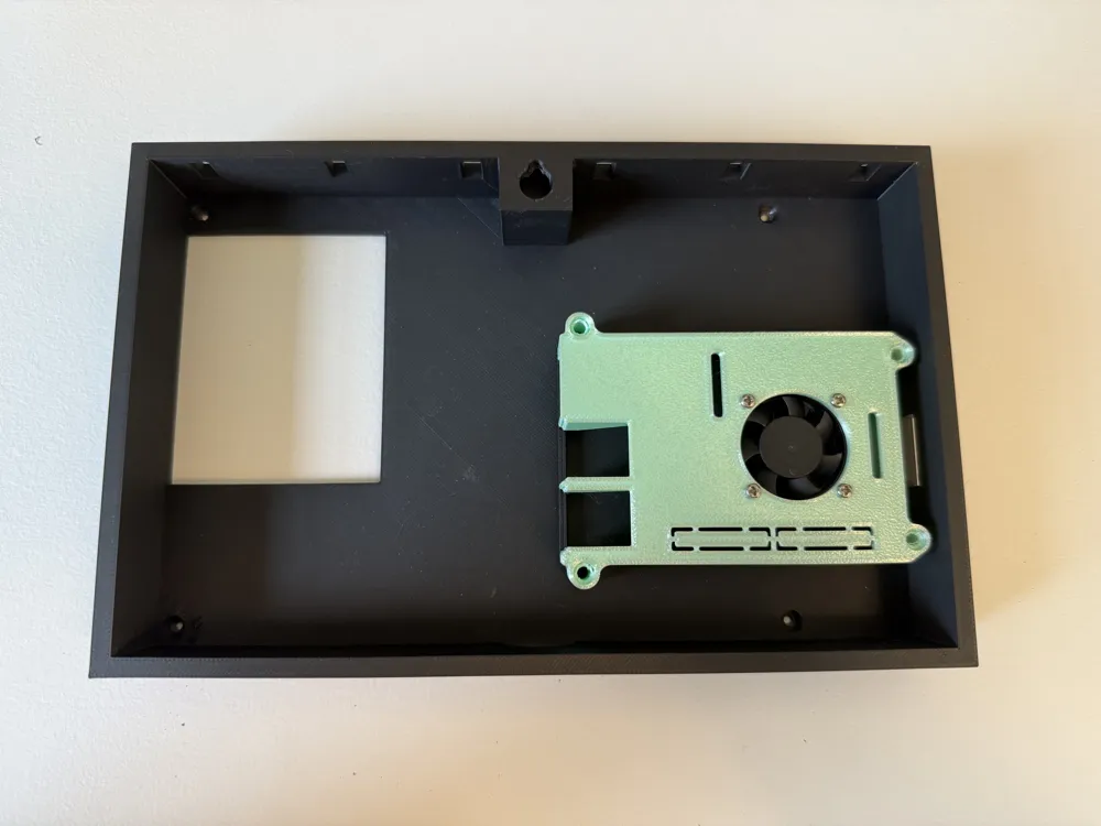 7 Inch screen case + raspberry PI Case wall mount - MakerWorld 3D Model ...