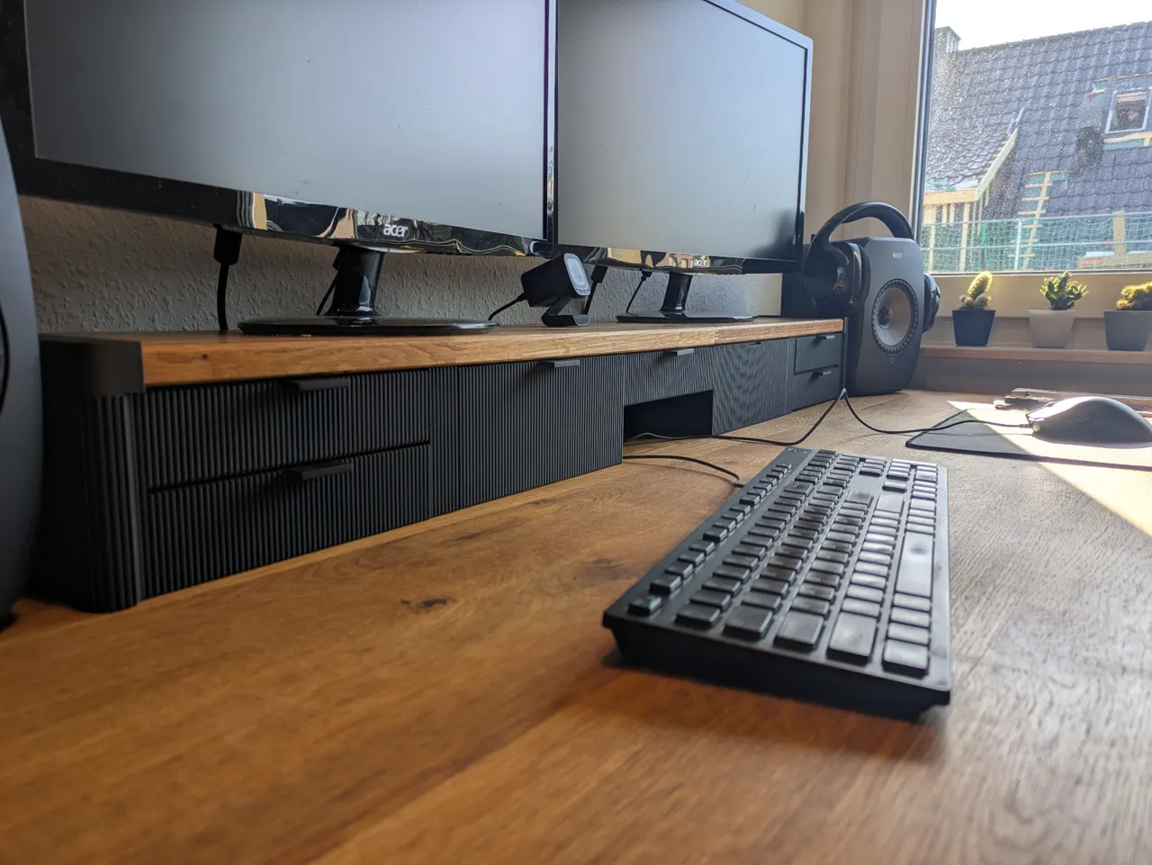 Modular Monitor Riser - with drawers - Gridfinity view 2