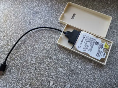 Disk container with an adapter SSD , HDD box