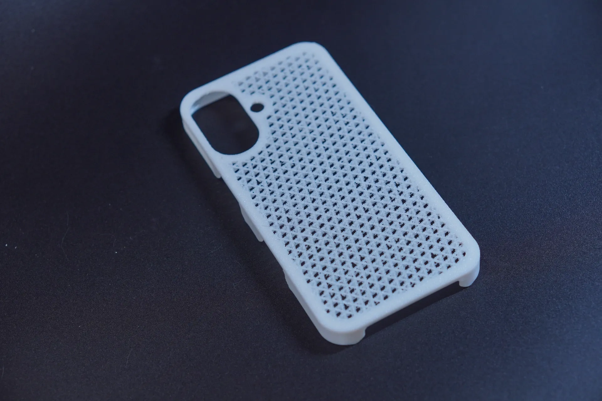 Miniatura 13 do modelo 3D iPhone12,iPhone13,iPhone14,iPhone15 镂空手机壳,可自定义形式密度