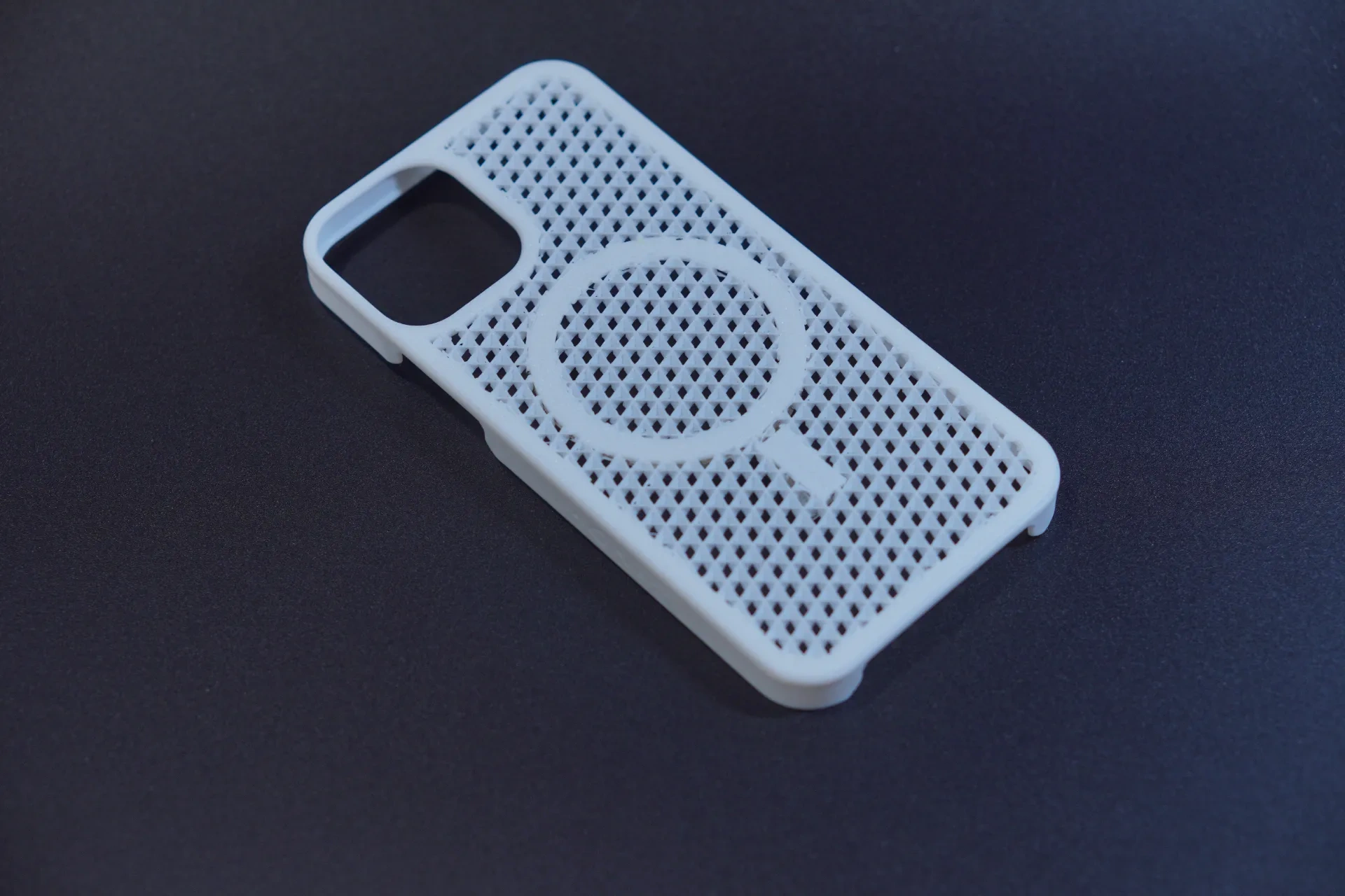 Miniatura 22 do modelo 3D iPhone12,iPhone13,iPhone14,iPhone15 镂空手机壳,可自定义形式密度