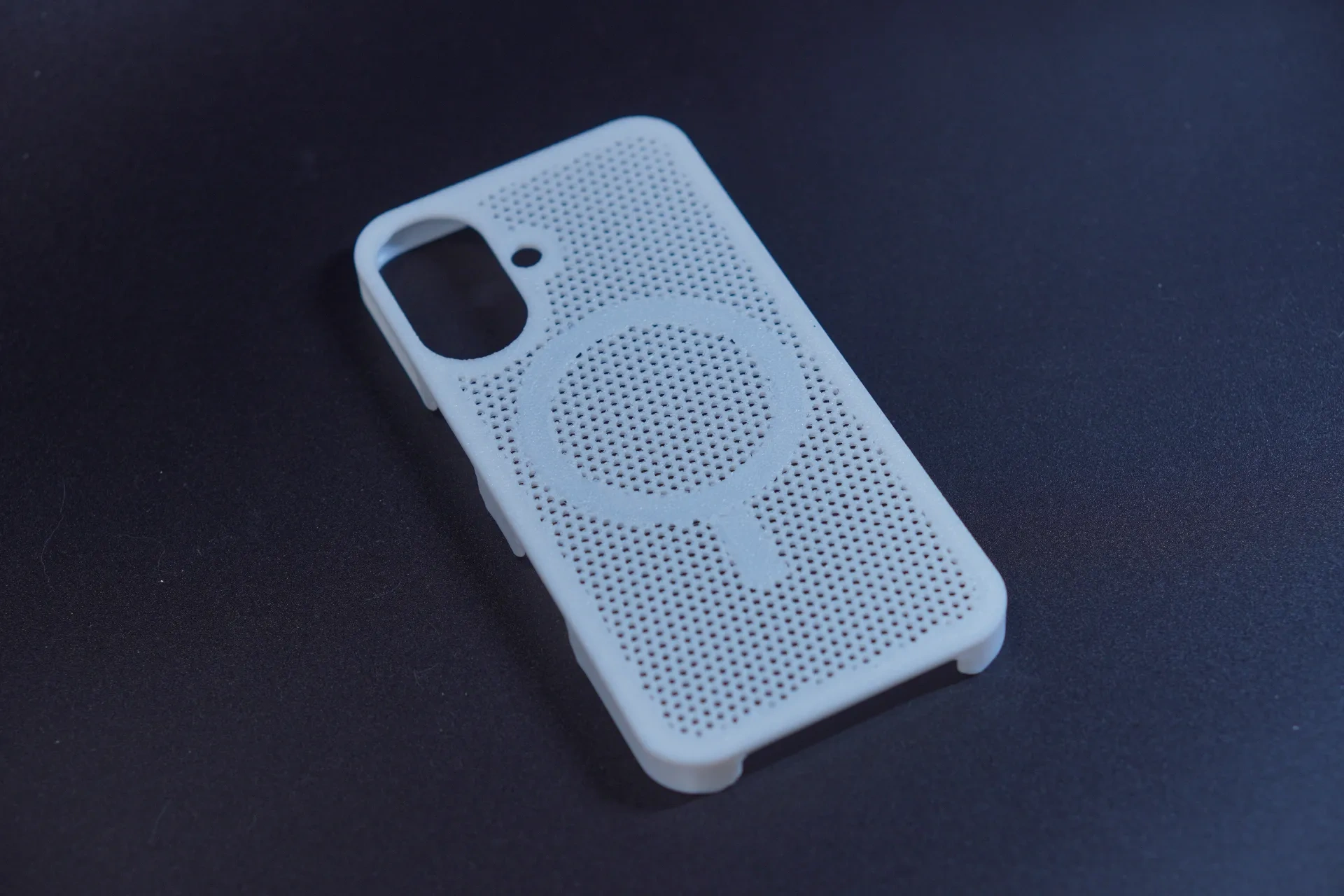 Miniatura 26 do modelo 3D iPhone12,iPhone13,iPhone14,iPhone15 镂空手机壳,可自定义形式密度
