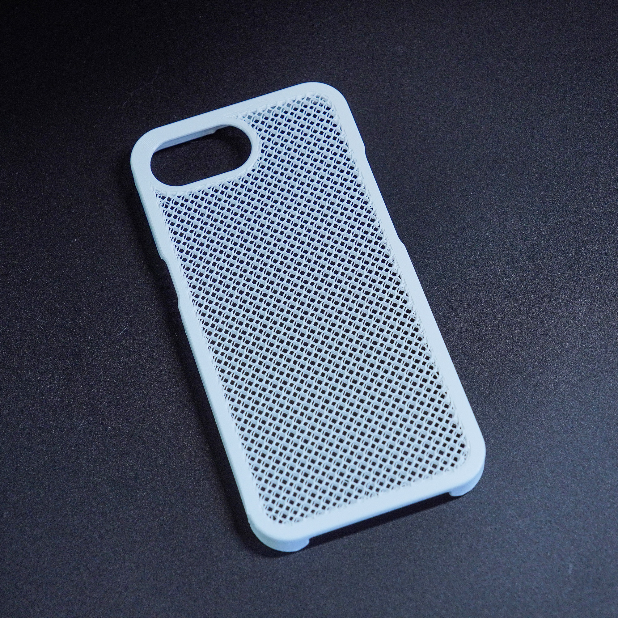 Miniatura 1 do modelo 3D iPhone12,iPhone13,iPhone14,iPhone15 镂空手机壳,可自定义形式密度
