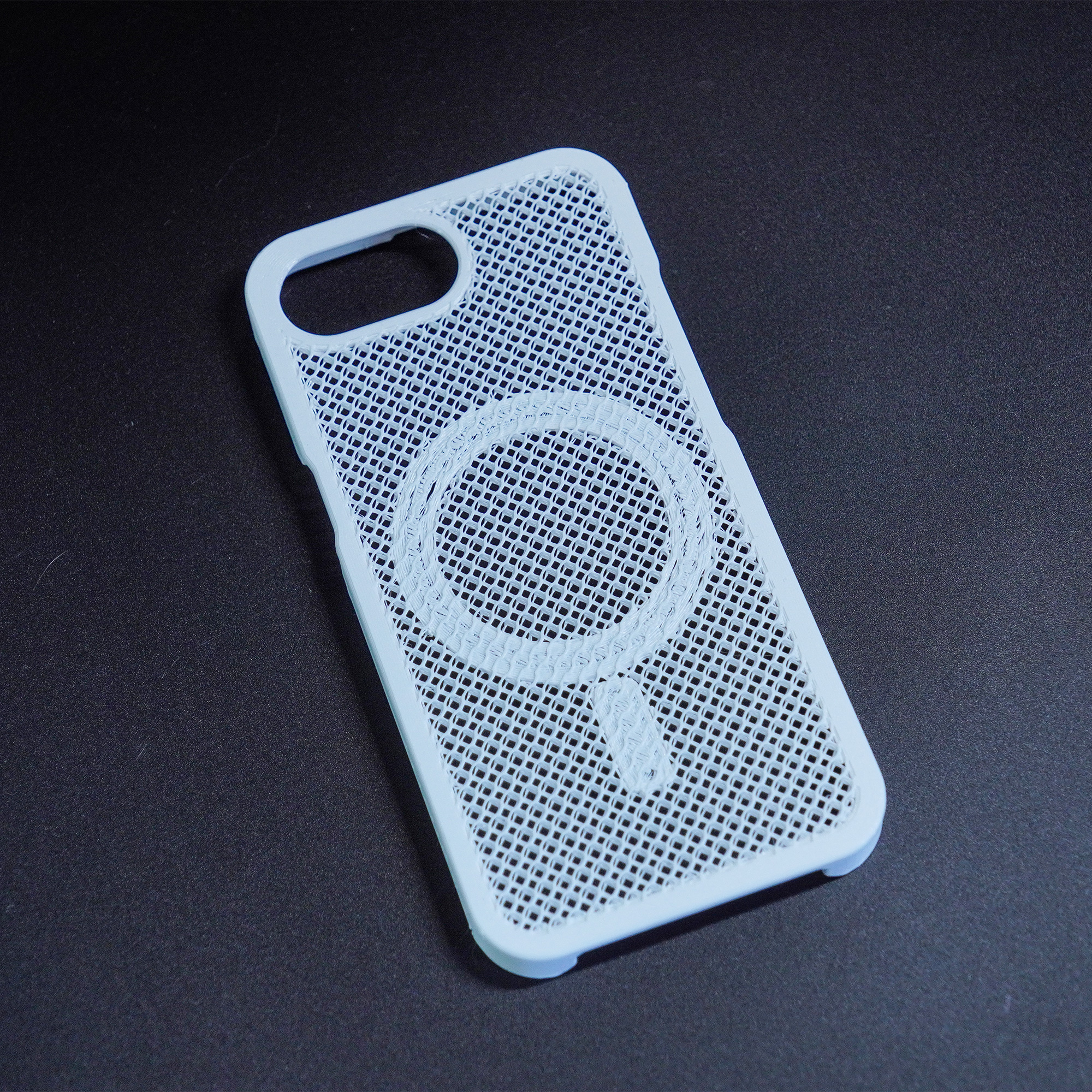 Miniatura 2 do modelo 3D iPhone12,iPhone13,iPhone14,iPhone15 镂空手机壳,可自定义形式密度