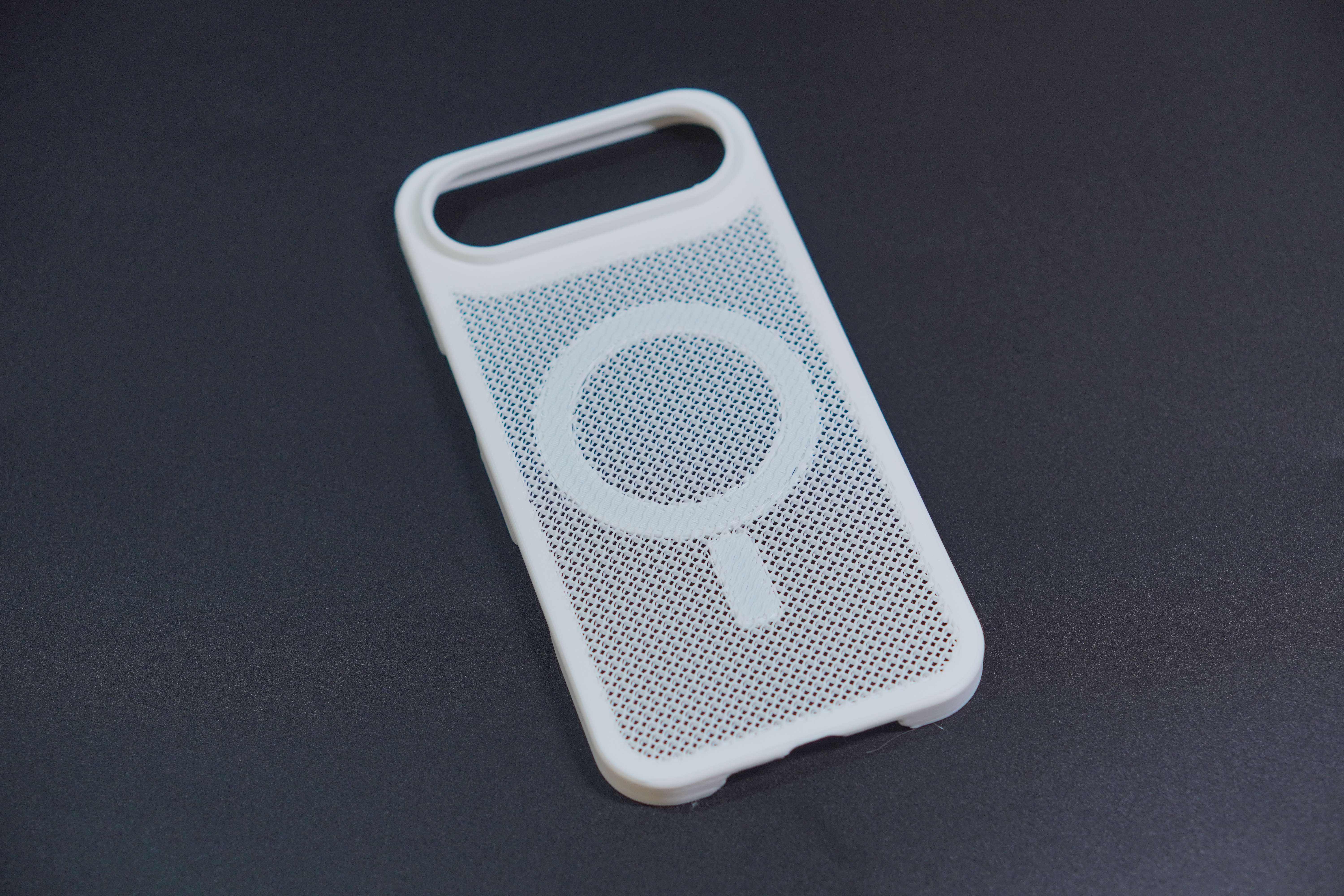 Miniatura 6 do modelo 3D iPhone12,iPhone13,iPhone14,iPhone15 镂空手机壳,可自定义形式密度