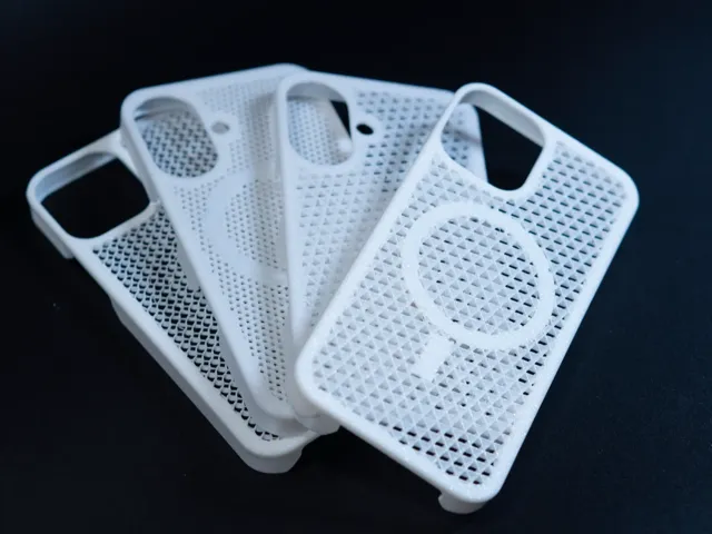 iPhone12,iPhone13,iPhone14,iPhone15 镂空手机壳,可自定义形式密度