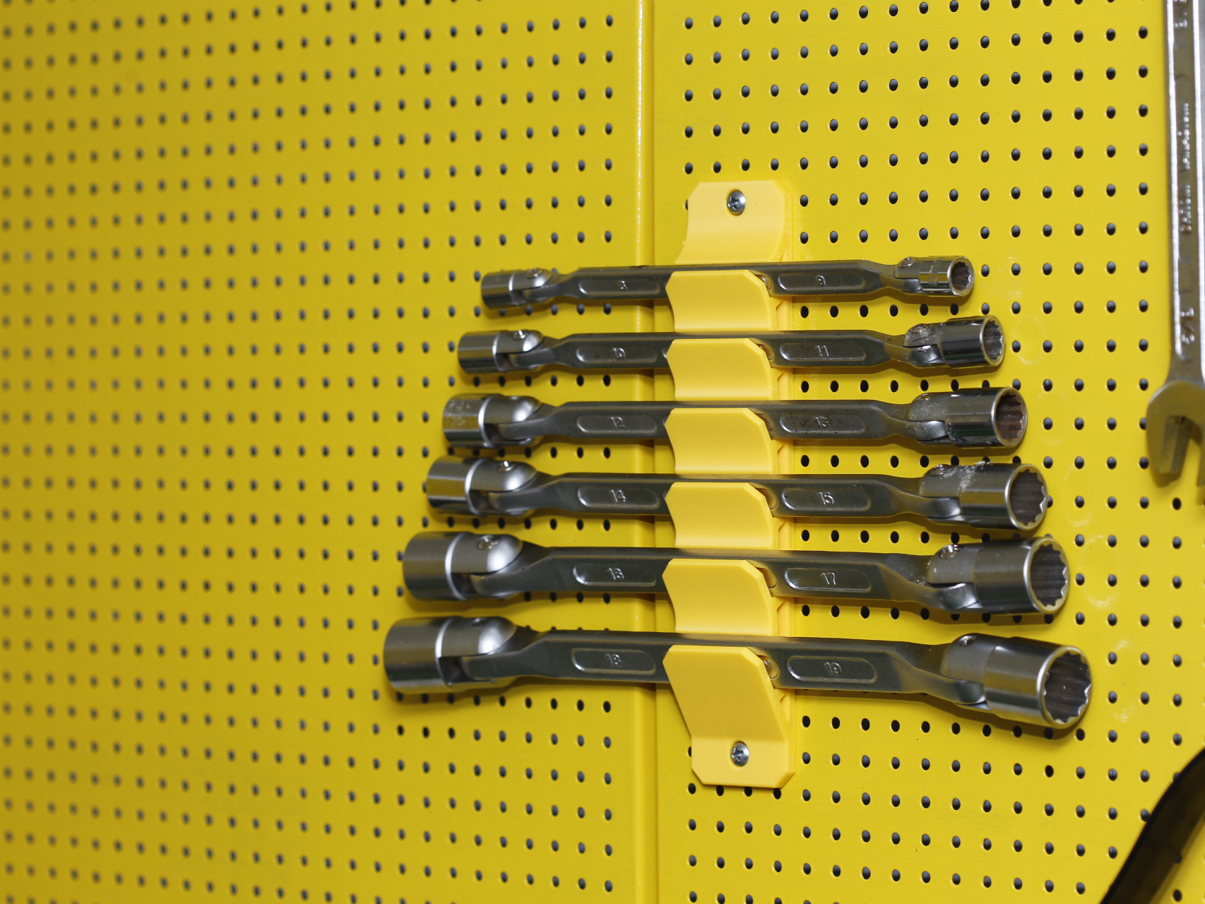 Hinged socket wrench - Pegboard/wall mount