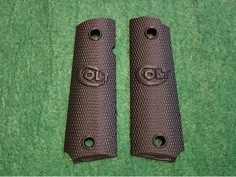 Plaquettes Colt 1911 KWC - Quadrillage / Logo