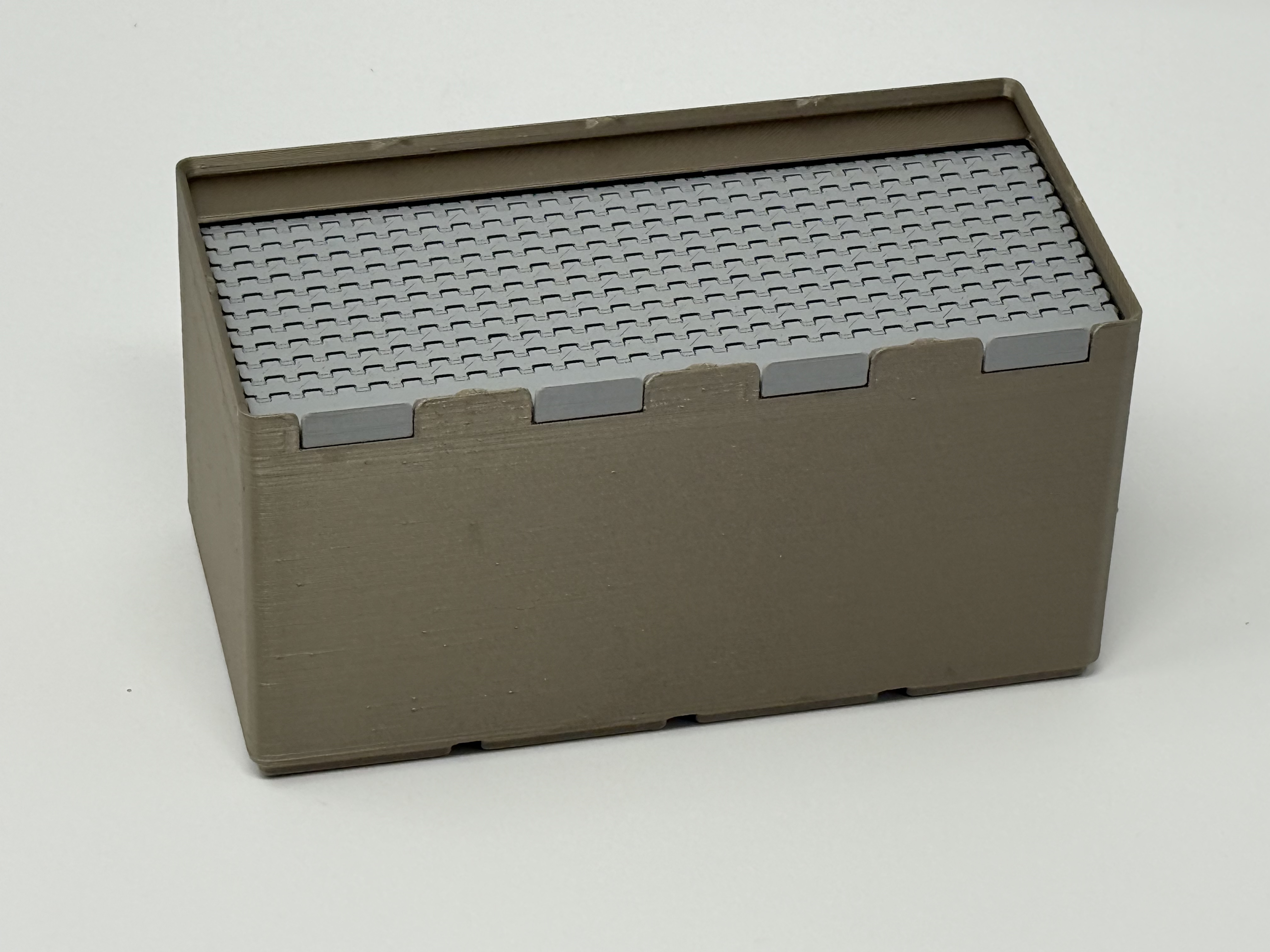 Miniatura 8 do modelo 3D Gridfinity bin (stackable) with roller lid