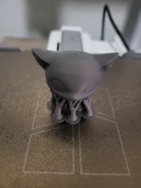 Figurine de chat allongé — photo 2