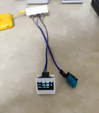 ESP8266 + 0.96寸4POled+DHT11 盒子