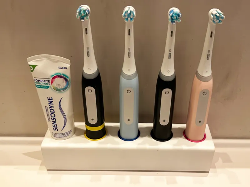 Oral B Toothbrush holder with color rings (no AMS)