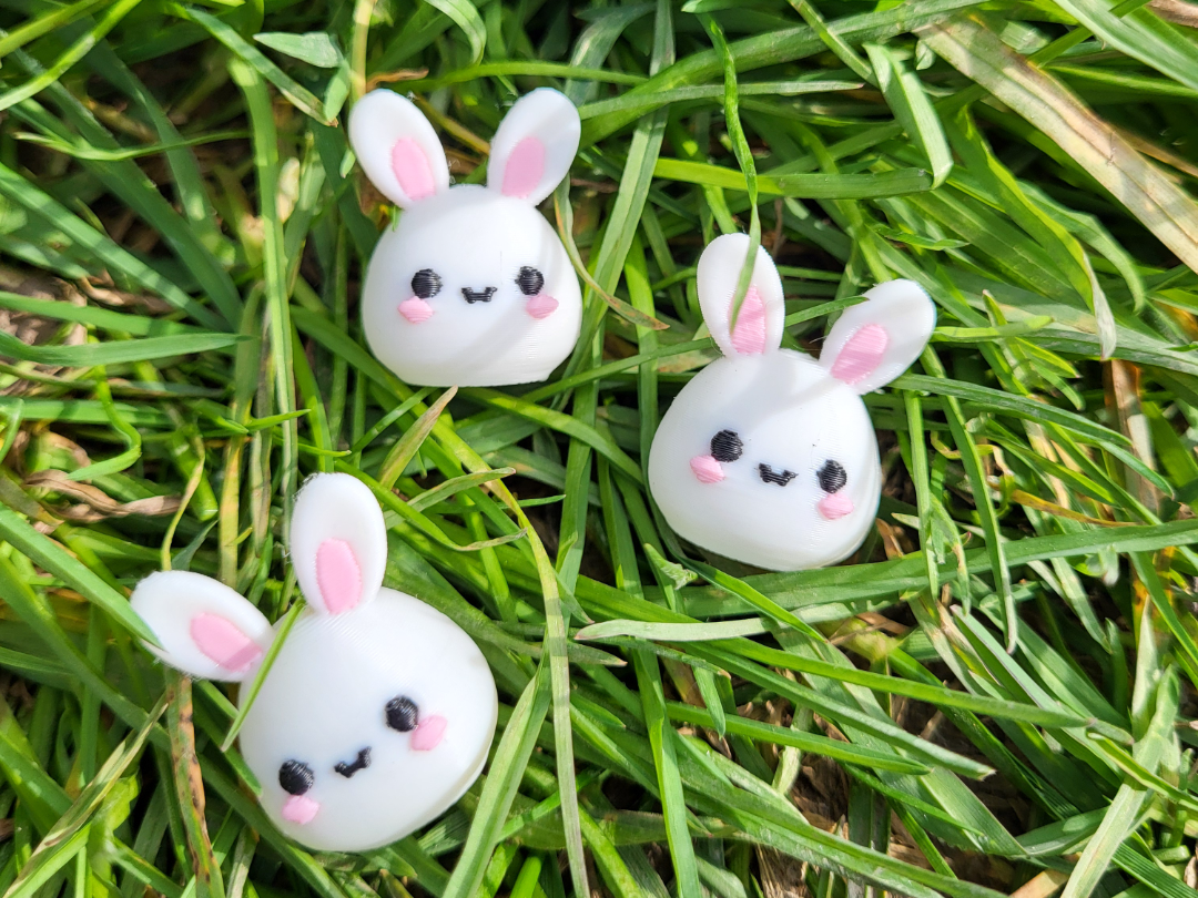 Miniatur Osterei mit Hasenohren