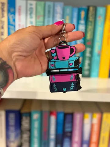 Accesorio para sujetar ligas de cabello: Bookish Hair Tie Holder & Keychain |Books + Coffee — vista de referencia 3