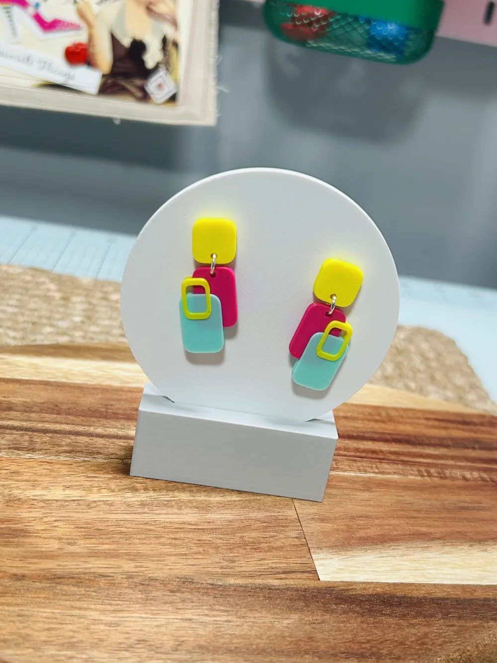 Abstract Geometric Retro Earrings - Free 3D Print Model - MakerWorld