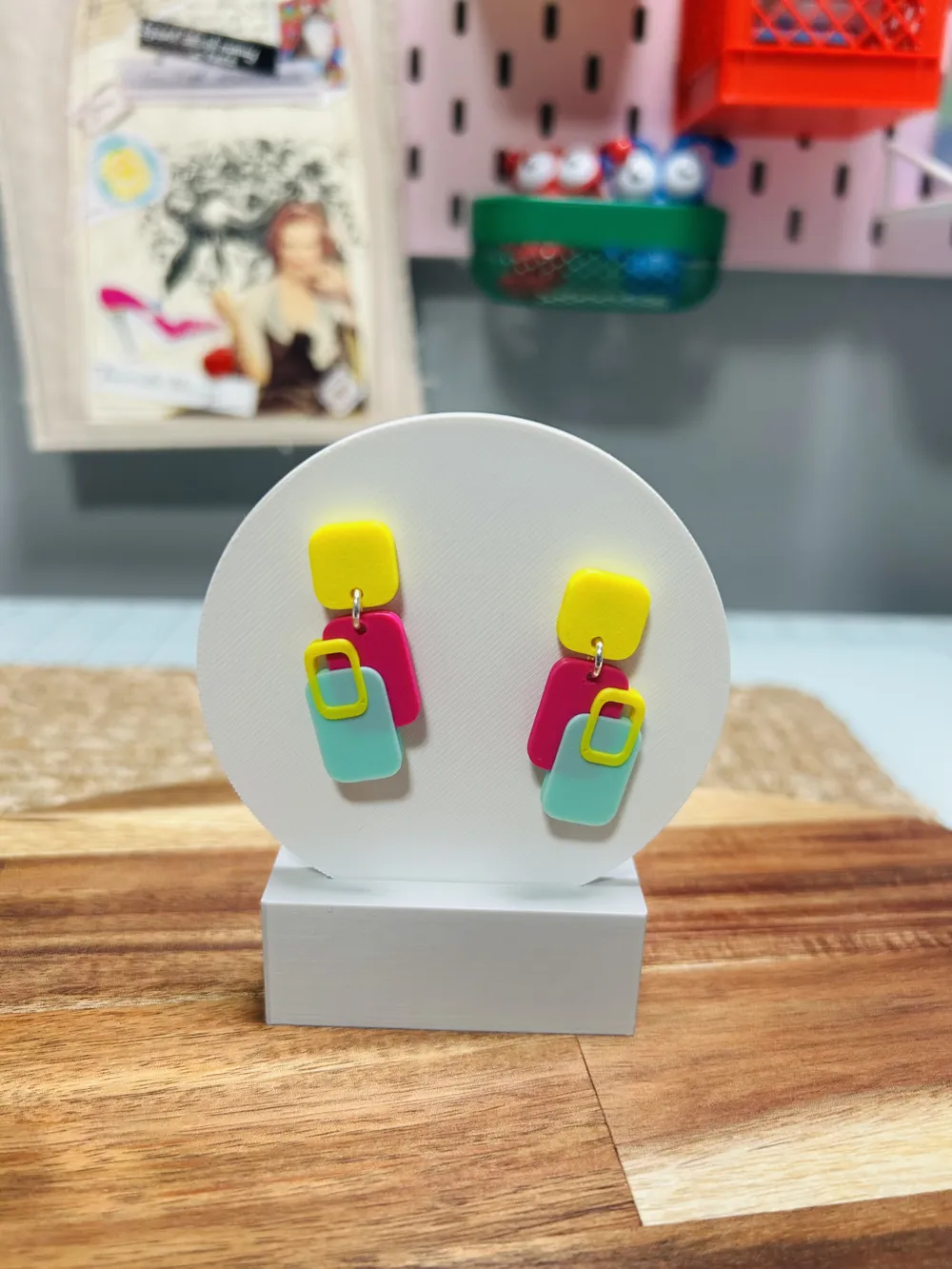 Abstract Geometric Retro Earrings - Free 3D Print Model - MakerWorld